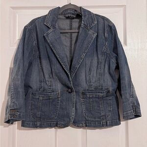 Vintage 80's - 90's a.n.a. denim jacket RN# 93677 Size Large